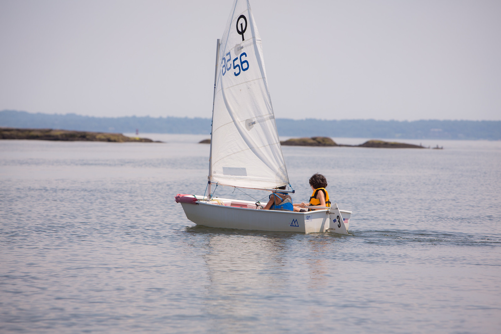 Sailors_in_boat